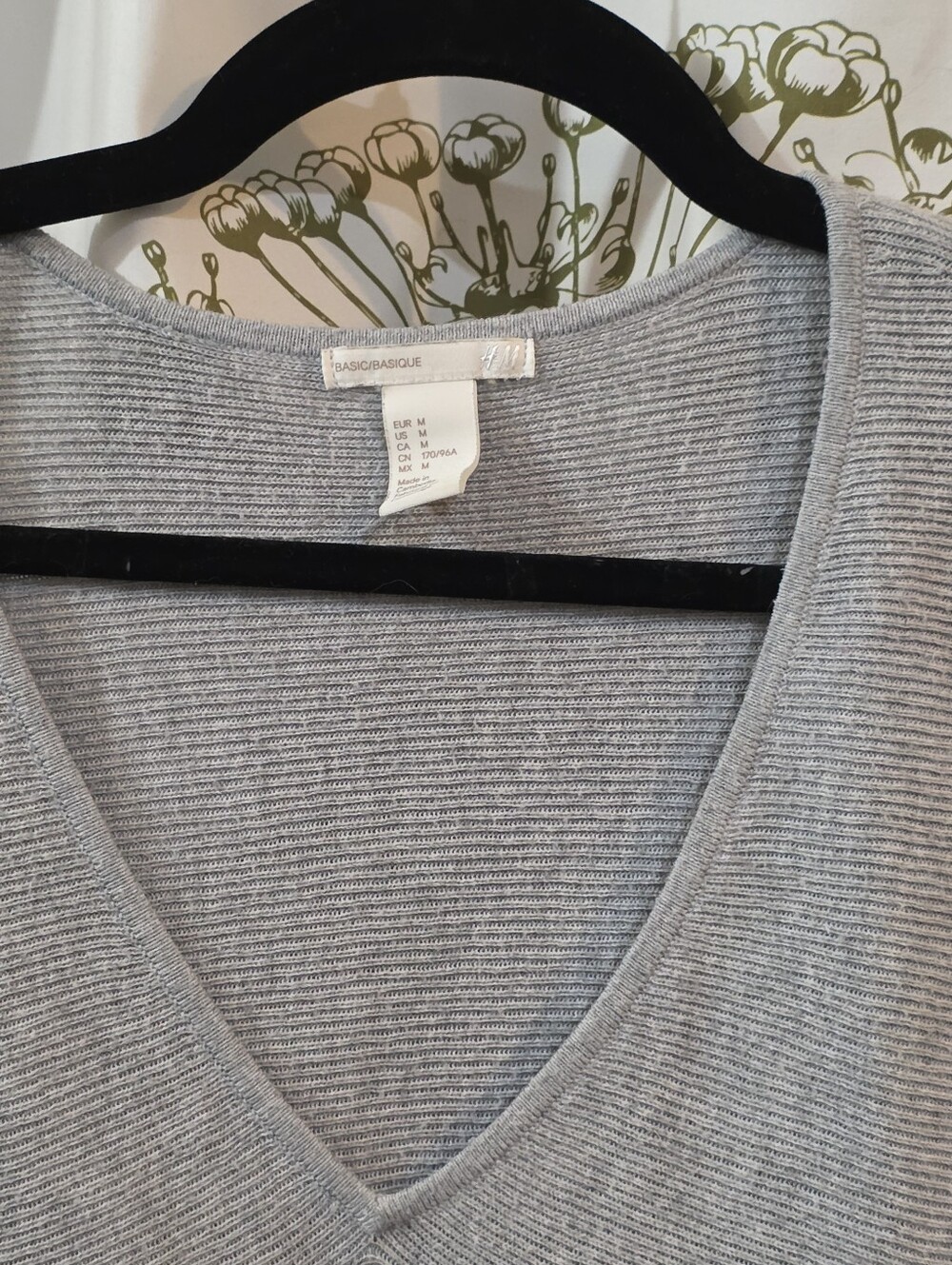 H&M Basic Top - Picture 3 of 3